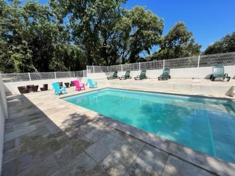 ホテル Domaine Du Berange Saint-Geniès-des-Mourgues エクステリア 写真